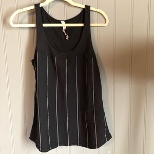 Lululemon hat & stylish tank combo